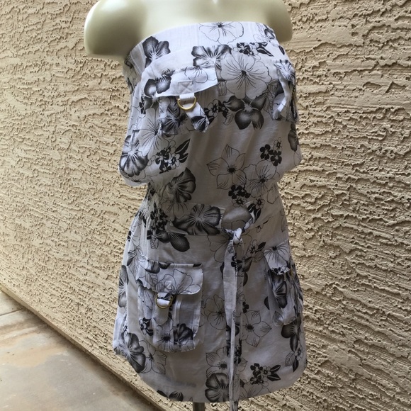 Naranka Dresses & Skirts - Naranka strapless black & white mini dress